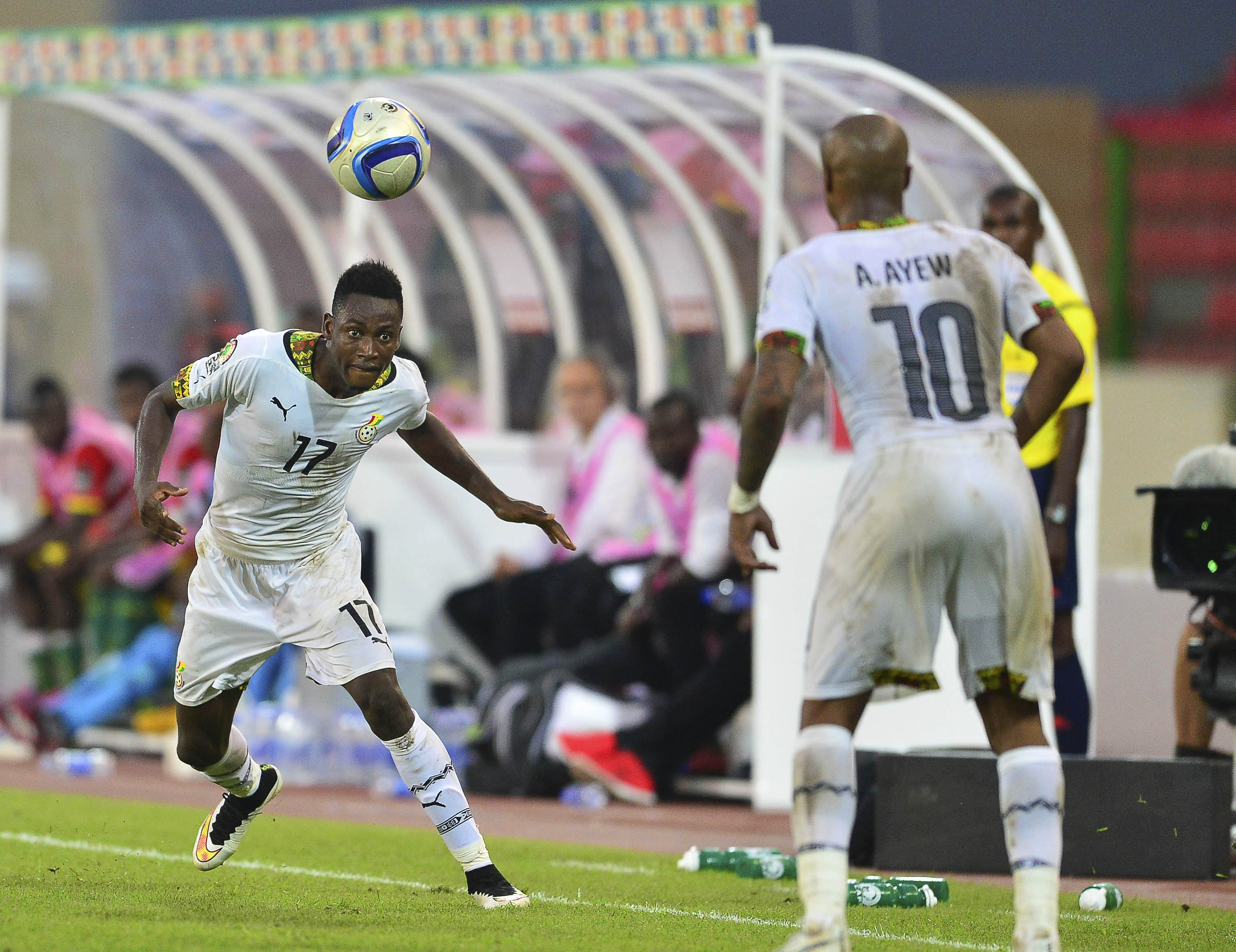 epa04599785 Ghanaian players Abdul Baba Rahman (L) and Andre Ayew (R) in action during the 2015 Africa Cup of Nations quarter final soccer match between Ghana and Guinea in Malabo, Equatorial Guinea, 01 February 2015. Ghana won 3-0.  EPA/BARRY ALDWORTH UK AND IRELAND OUT