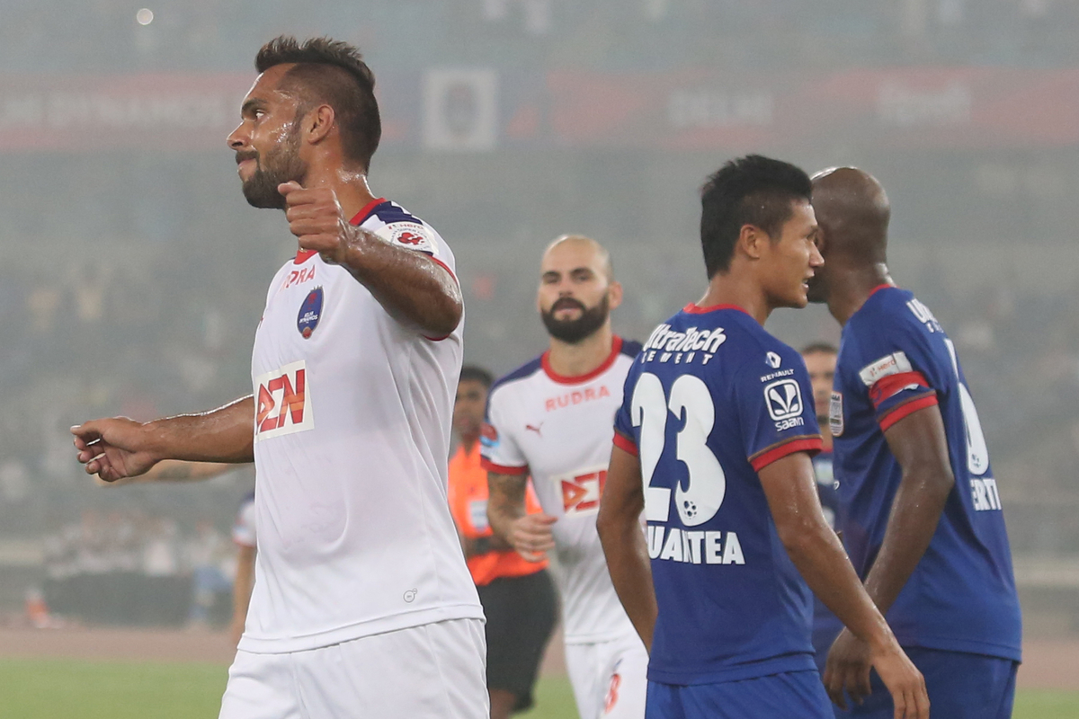 Robin Singh of Delhi Dynamos FC celebrates a goal during match 31 of the Indian Super League (ISL) season 2  between Delhi Dynamos FC and Mumbai City FC held at the Jawaharlal Nehru Stadium, Delhi, India on the 6th November 2015.

Photo by Deepak Malik  / ISL/ SPORTZPICS