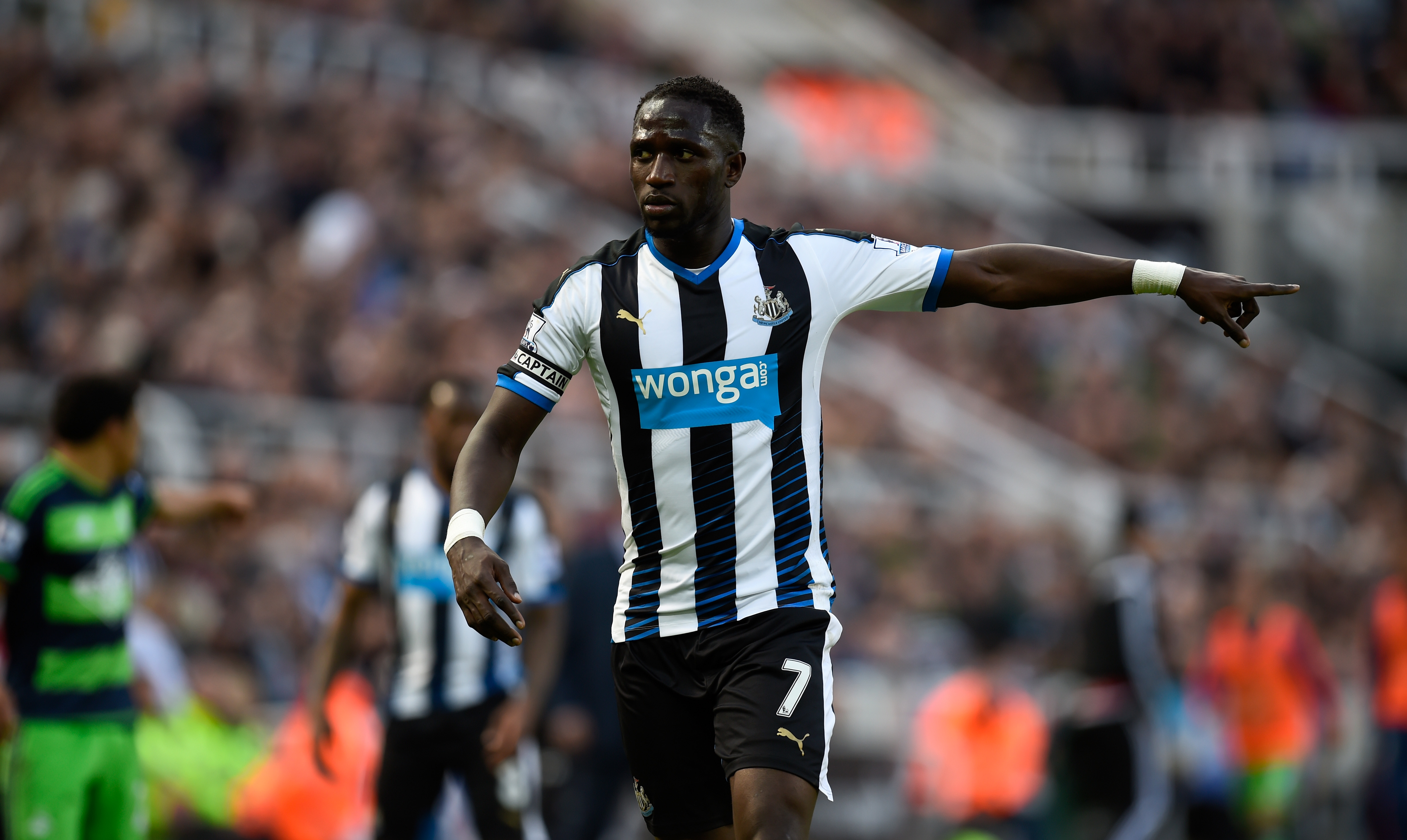 NEWCASTLE UPON TYNE, ENGLAND - APRIL 16: Newcastle player Moussa Sissoko reacts during the Barclays Premier League match between Newcastle United and Swansea City at St James' Park on April 16, 2016 in Newcastle Upon Tyne, England. (Photo by Stu Forster/Getty Images)