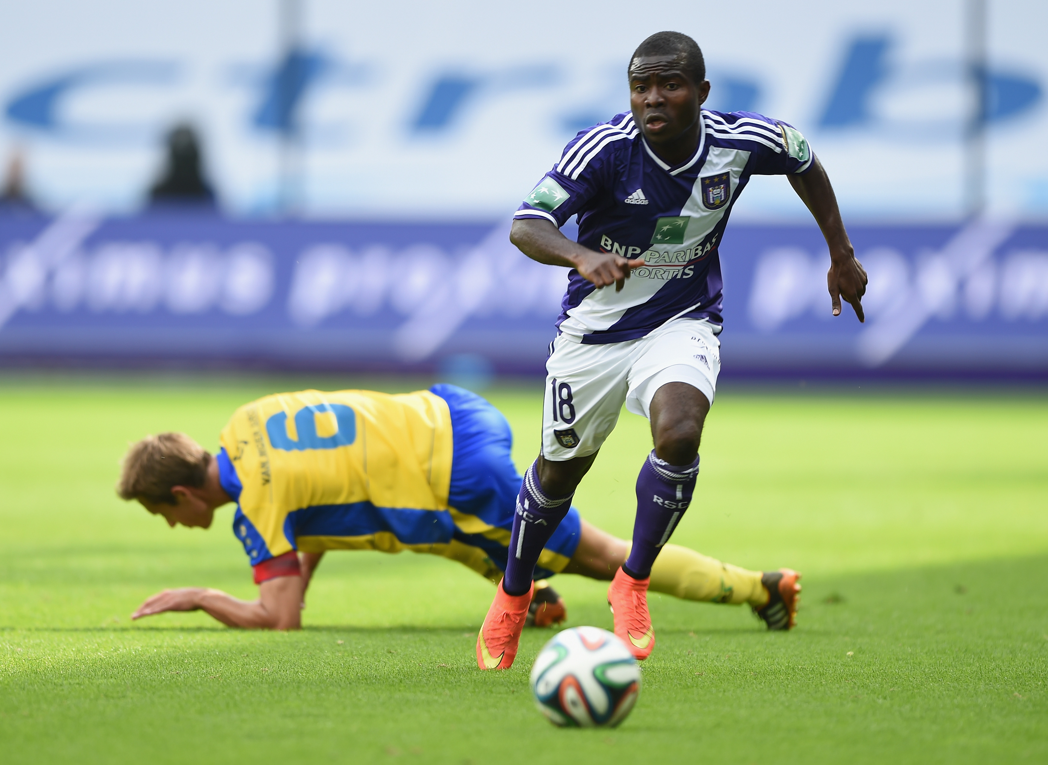 BRUSSELS, BELGIUM - AUGUST 24:  Frank Acheampong of Anderlecht in action during the Belgiun Jupilar League match between RSC Anderlecht and Waasland-Beveren at Constant Vanden Stock Stadium on August 24, 2014 in Brussels, Belgium.  (Photo by Kaz Photography/Getty Images)