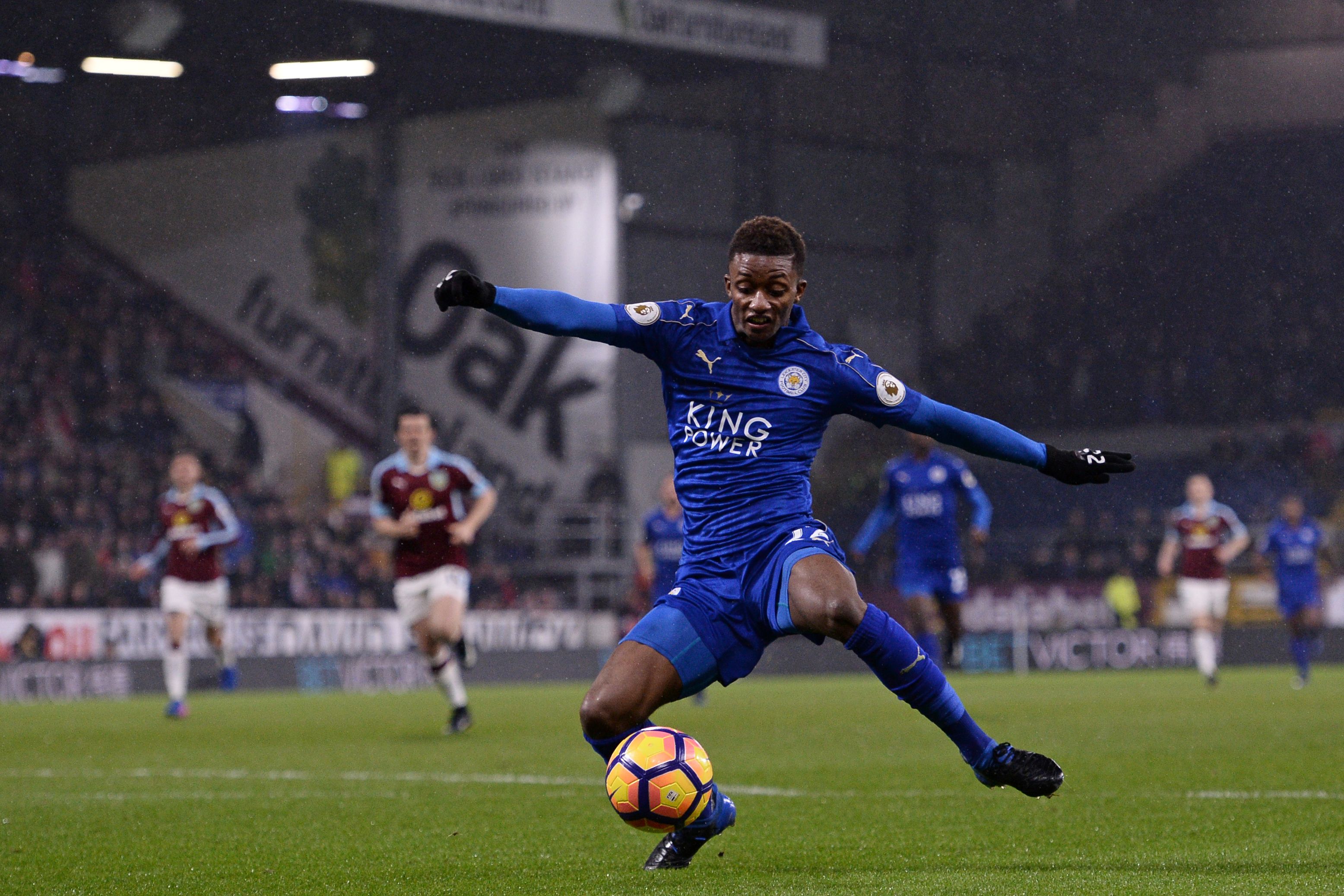 Leicester City's English midfielder Demarai Gray misses with this early attempt during the English Premier League football match between Burnley and Leicester City at Turf Moor in Burnley, north west England on January 31, 2017. / AFP / Oli SCARFF / RESTRICTED TO EDITORIAL USE. No use with unauthorized audio, video, data, fixture lists, club/league logos or 'live' services. Online in-match use limited to 75 images, no video emulation. No use in betting, games or single club/league/player publications.  /         (Photo credit should read OLI SCARFF/AFP/Getty Images)