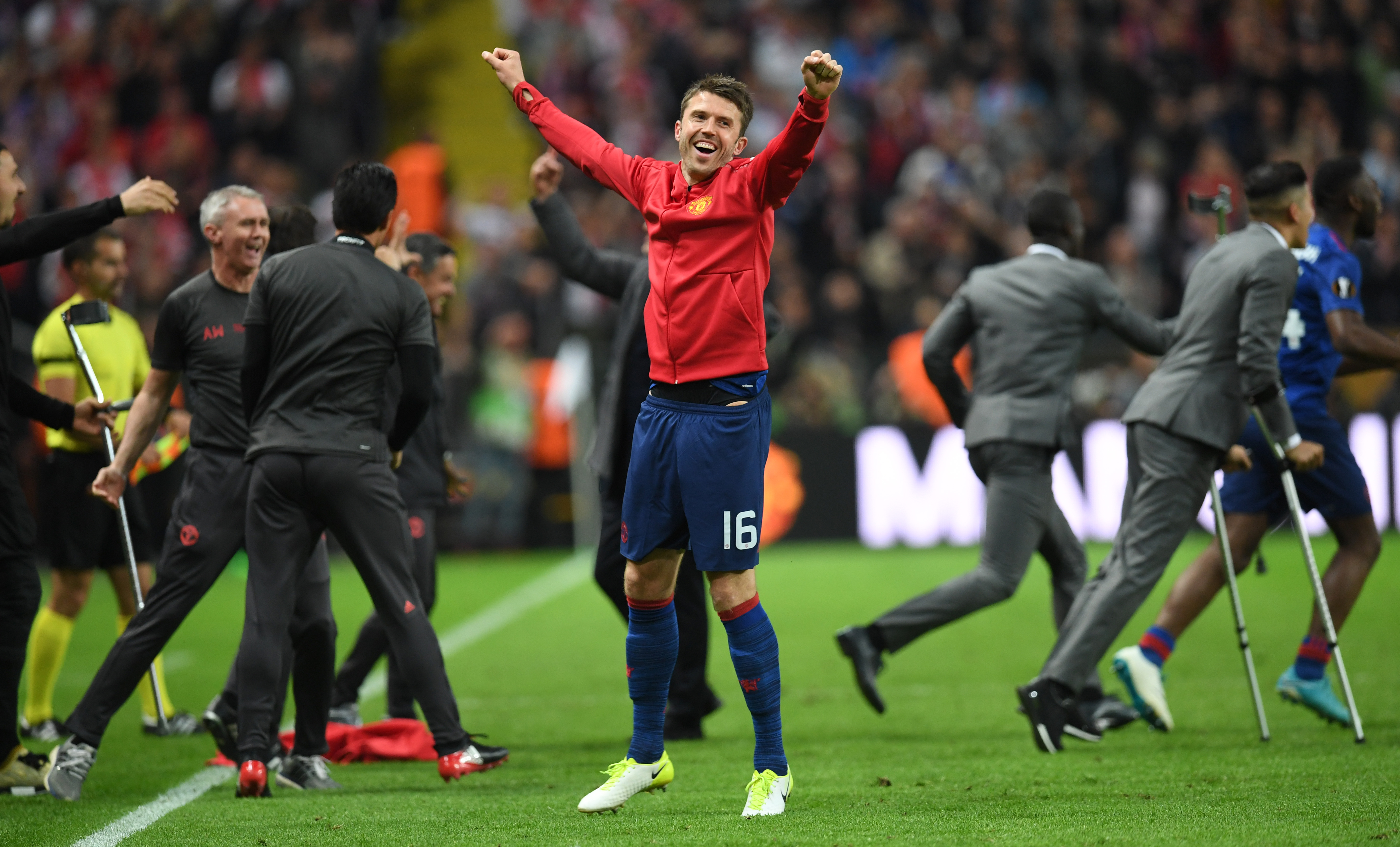 Manchester United's English midfielder Michael Carrick celebrate after the UEFA Europa League final football match Ajax Amsterdam v Manchester United on May 24, 2017 at the Friends Arena in Solna outside Stockholm. / AFP PHOTO / Paul ELLIS (Photo credit should read PAUL ELLIS/AFP/Getty Images)