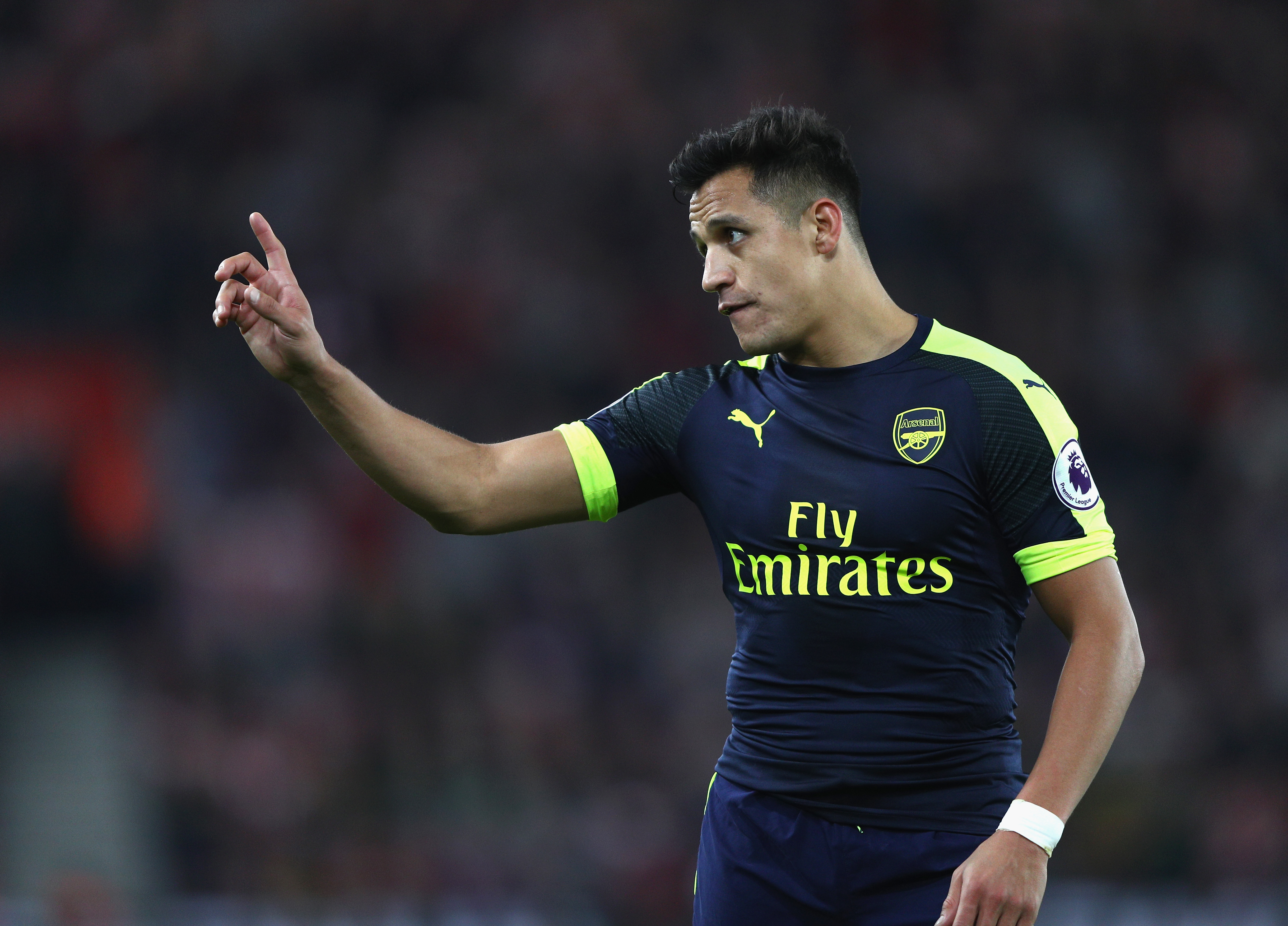 SOUTHAMPTON, ENGLAND - MAY 10:  Alexis Sanchez of Arsenal gestures during the Premier League match between Southampton and Arsenal at St Mary's Stadium on May 10, 2017 in Southampton, England.  (Photo by Ian Walton/Getty Images)