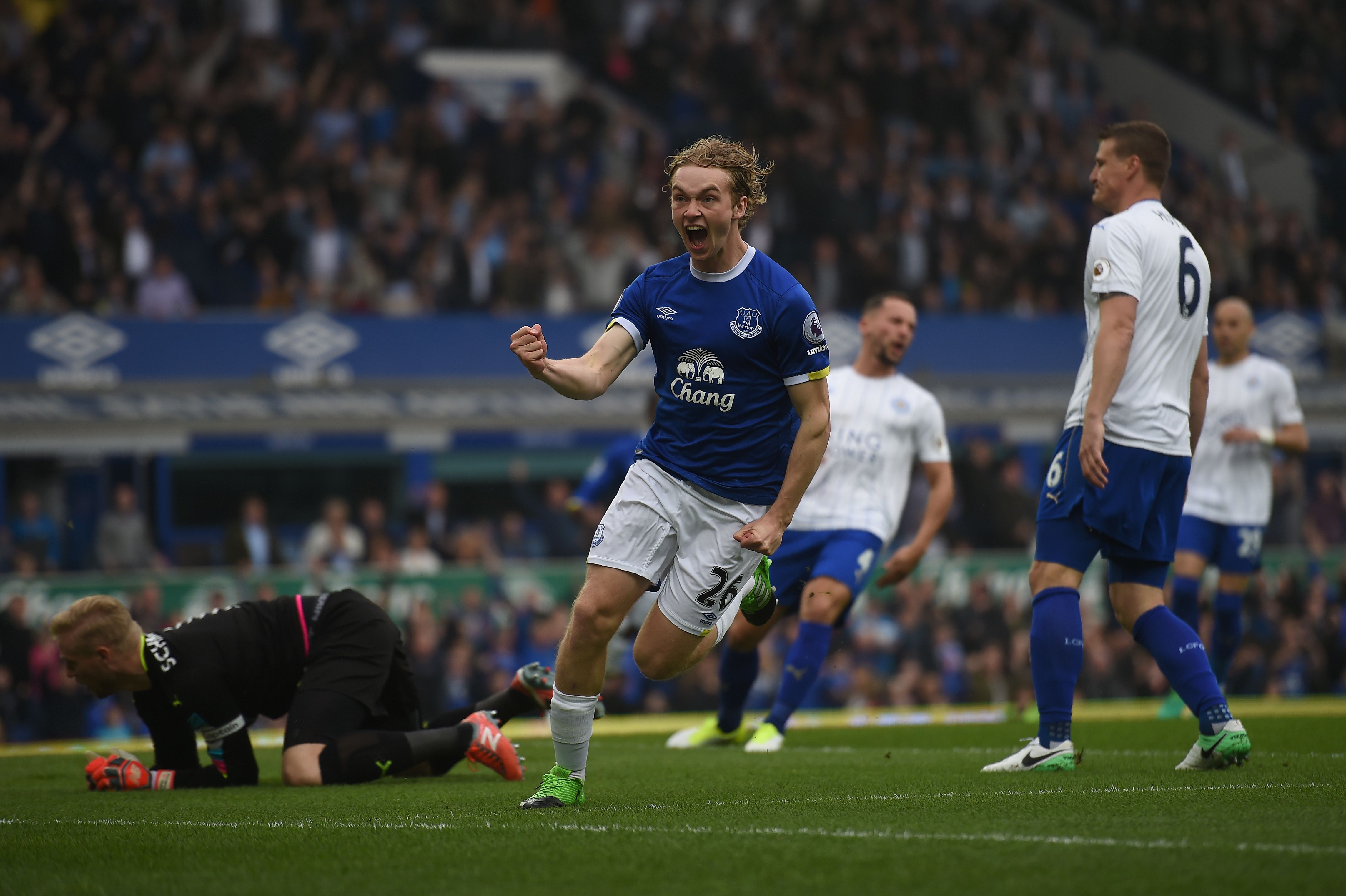 Everton's English midfielder Tom Davies celebrates scoring his team's first goal during the English Premier League football match between Everton and Leicester City at Goodison Park in Liverpool, north west England on April 9, 2017. / AFP PHOTO / PAUL ELLIS / RESTRICTED TO EDITORIAL USE. No use with unauthorized audio, video, data, fixture lists, club/league logos or 'live' services. Online in-match use limited to 75 images, no video emulation. No use in betting, games or single club/league/player publications.  /         (Photo credit should read PAUL ELLIS/AFP/Getty Images)