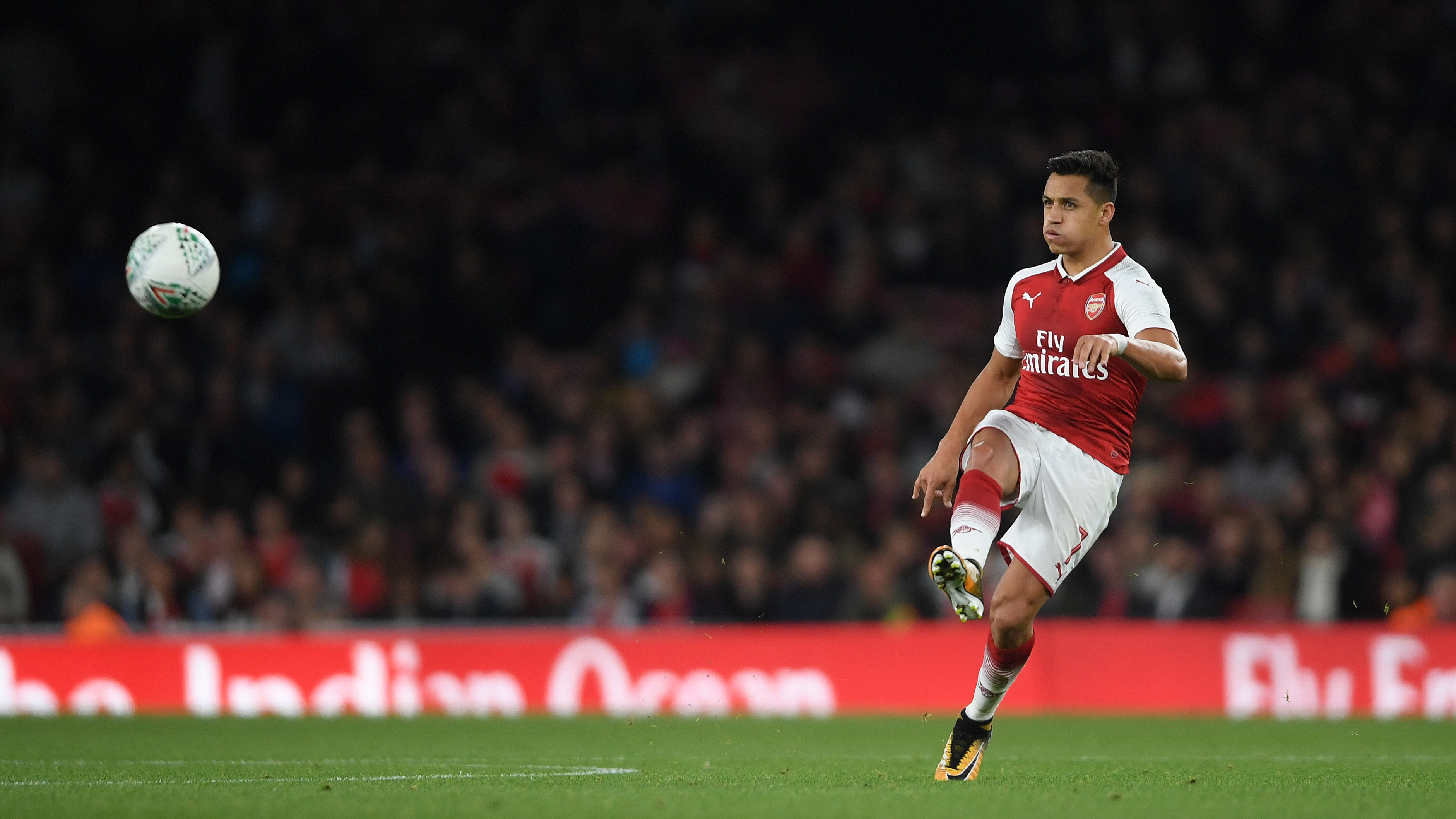 LONDON, ENGLAND - SEPTEMBER 20: Alexis Sanchez of Arsenal in action during the Carabao Cup Third Round match between Arsenal and Doncaster Rovers at Emirates Stadium on September 20, 2017 in London, England. (Photo by Mike Hewitt/Getty Images)