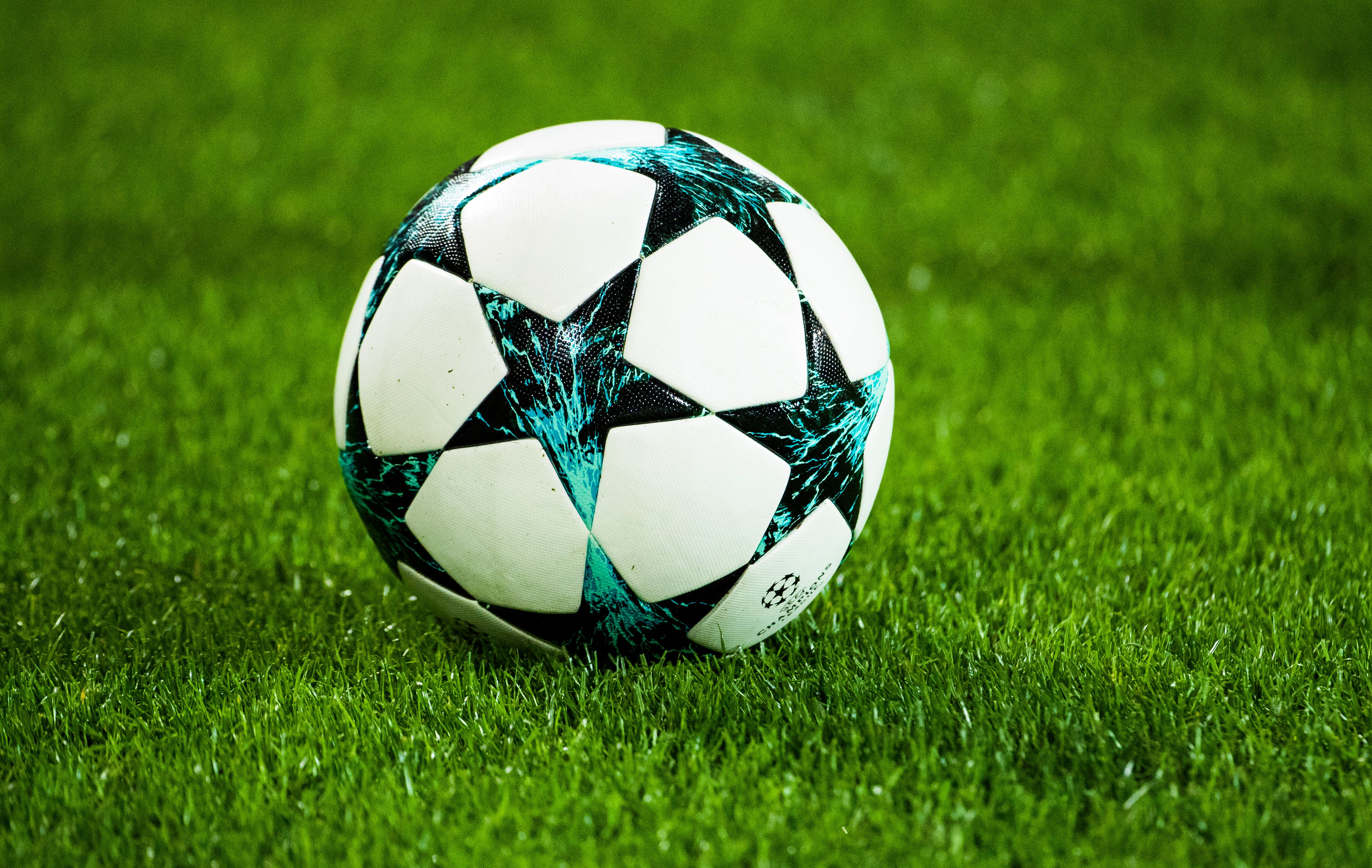 The match ball is seen during the UEFA Champions League Group H football match BVB Borussia Dortmund v Real Madrid in Dortmund, western Germany on September 26, 2017. / AFP PHOTO / Odd ANDERSEN (Photo credit should read ODD ANDERSEN/AFP/Getty Images)