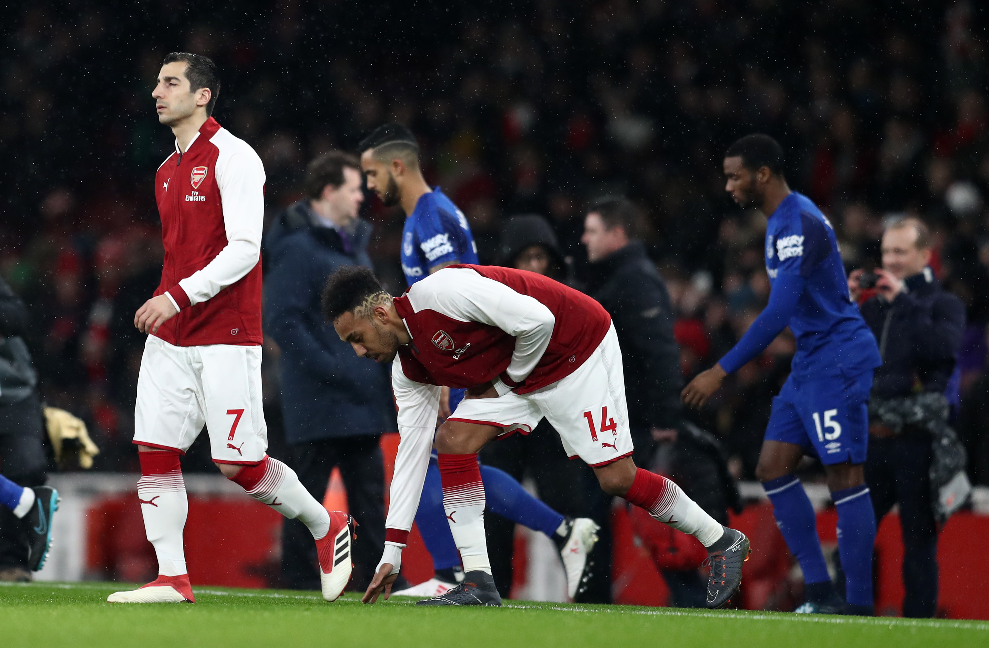 LONDON, ENGLAND - FEBRUARY 03: Henrikh Mkhitaryan of Arsenal and Pierre-Emerick Aubameyang of Arsenal walk onto the pitch prior to the Premier League match between Arsenal and Everton at Emirates Stadium on February 3, 2018 in London, England. (Photo by Catherine Ivill/Getty Images)