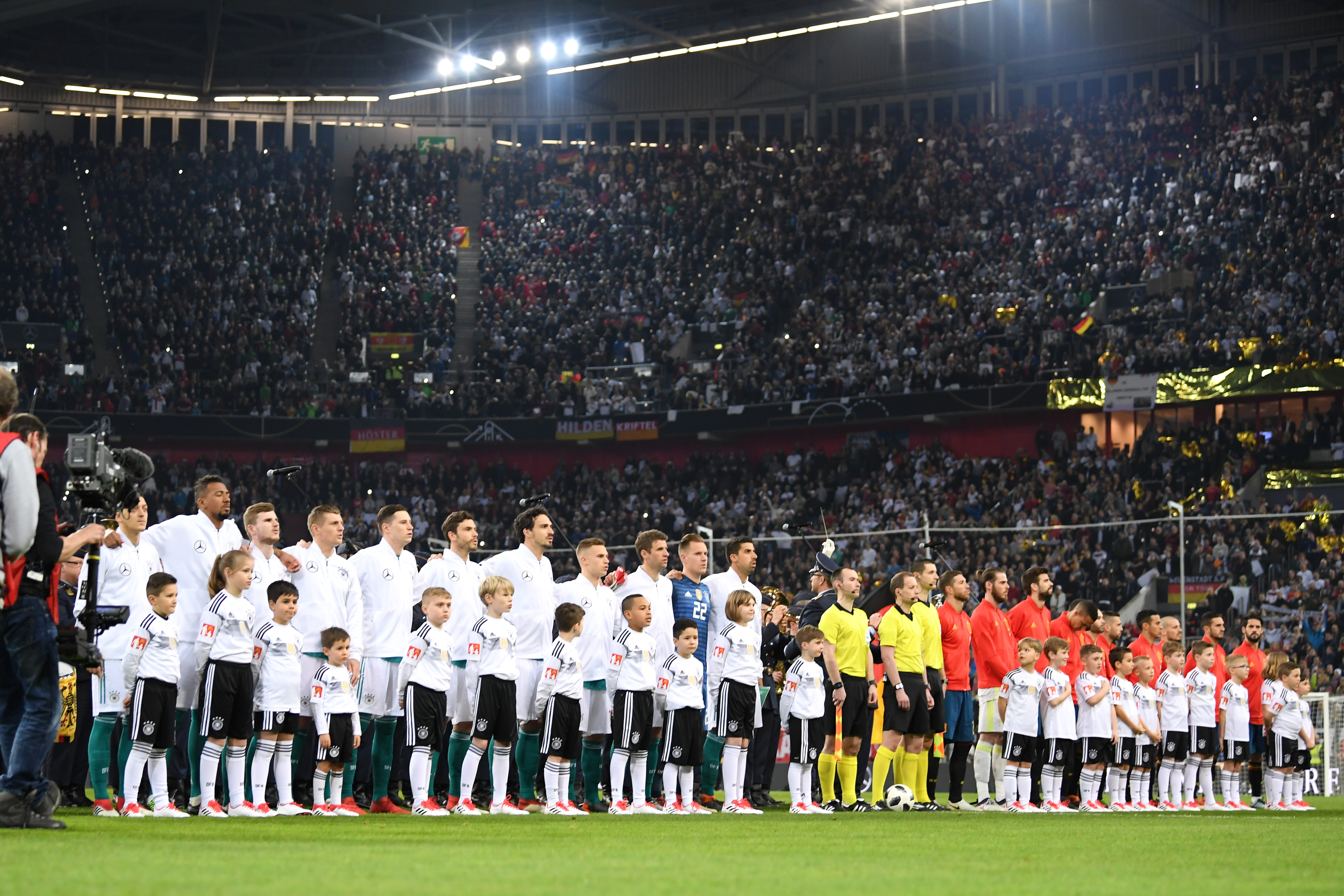 DUESSELDORF, GERMANY - MARCH 23: The German and Spanish teams line up prior to the International friendly match between Germany and Spain at Esprit-Arena on March 23, 2018 in Duesseldorf, Germany.  (Photo by Matthias Hangst/Bongarts/Getty Images)