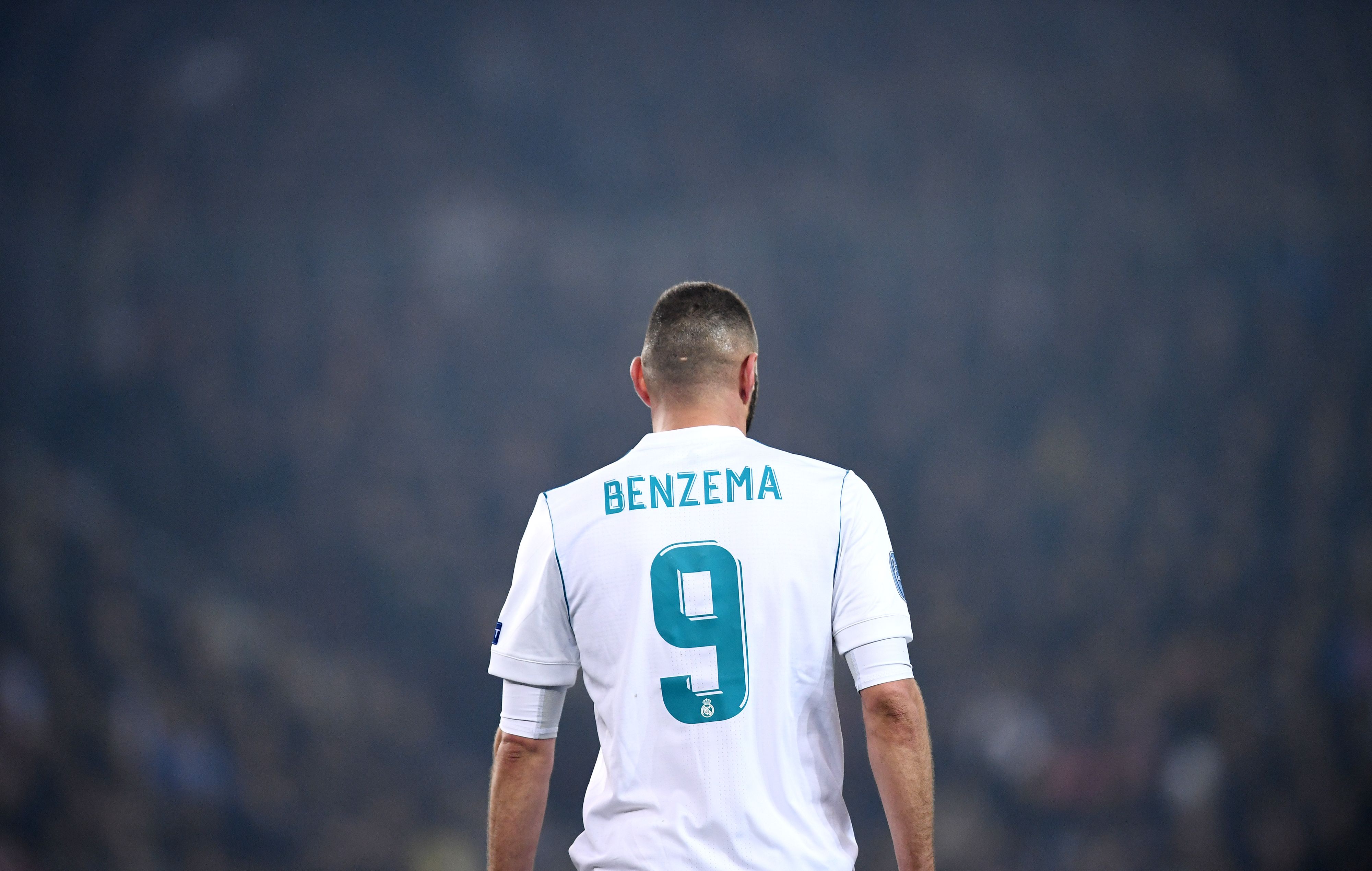 Real Madrid's French forward Karim Benzema is pictured during the UEFA Champions League round of 16 second leg football match between Paris Saint-Germain (PSG) and Real Madrid on March 6, 2018, at the Parc des Princes stadium in Paris.    / AFP PHOTO / FRANCK FIFE        (Photo credit should read FRANCK FIFE/AFP/Getty Images)