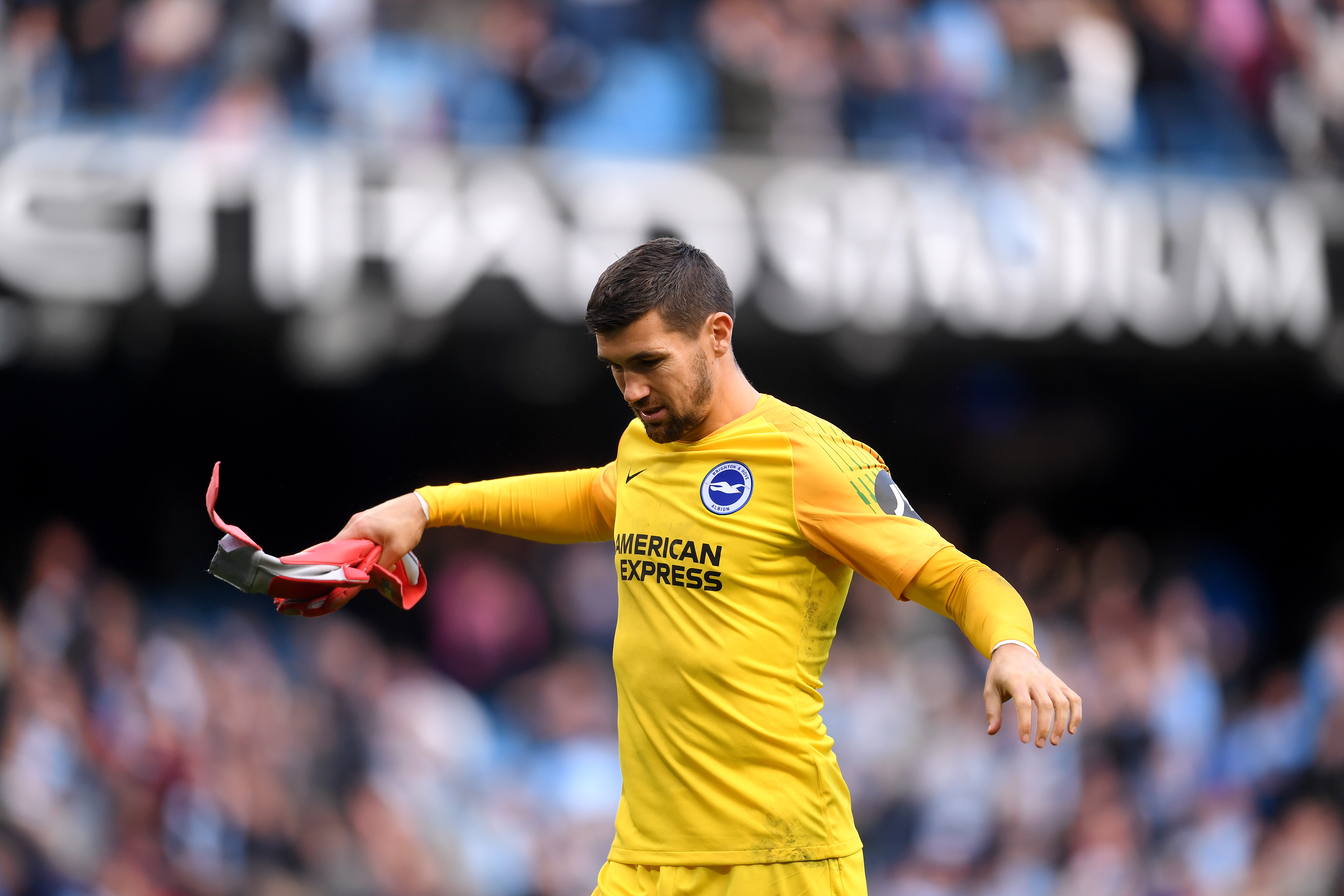 MANCHESTER, ENGLAND - SEPTEMBER 29: Mathew Ryan of Brighton and Hove Albion reacts during the Premier League match between Manchester City and Brighton & Hove Albion at Etihad Stadium on September 29, 2018 in Manchester, United Kingdom. (Photo by Laurence Griffiths/Getty Images)