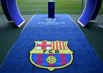 BARCELONA, SPAIN - OCTOBER 24: The FC Barcelona logo is seen on the carpet prior to the Group B match of the UEFA Champions League between FC Barcelona and FC Internazionale at Camp Nou on October 24, 2018 in Barcelona, Spain.  (Photo by David Ramos/Getty Images)