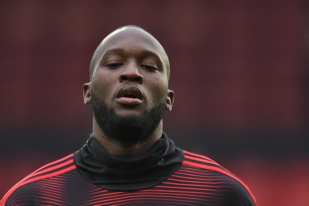 Barcelona considering Romelu Lukaku loan swoop.