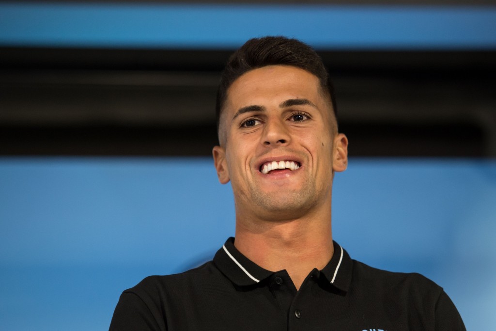 Official: Joao Cancelo joins Barcelona.