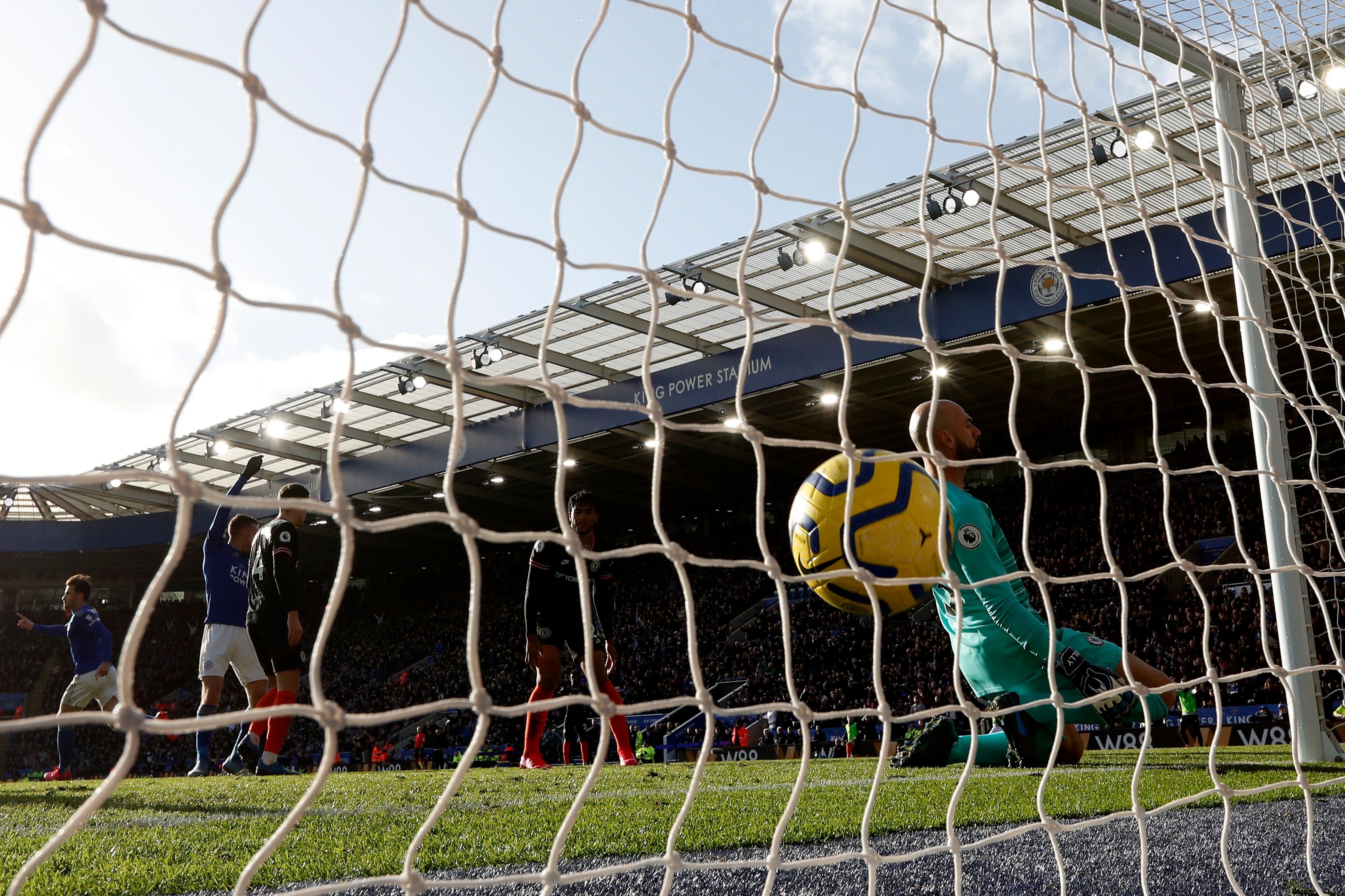 Willy Caballero did not grab his chance well. (Photo by Adrian Dennis/AFP via Getty Images)